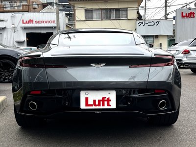 ASTON MARTIN DB11 - 4