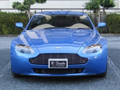 ASTON MARTIN V8 - 5