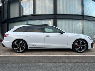 AUDI A4 AVANT - 4