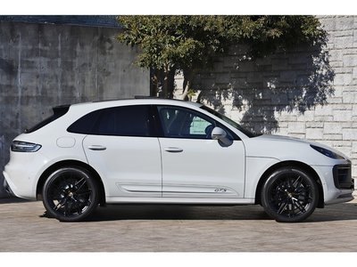 PORSCHE MACAN - 7