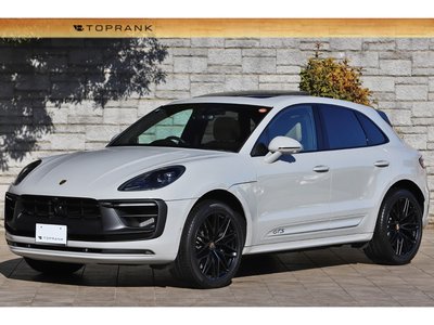 PORSCHE MACAN - 1