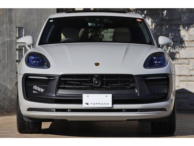 PORSCHE MACAN - 8