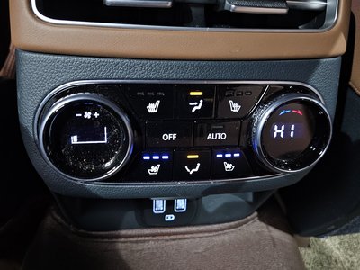 2021 Genesis GV70 thumbnail 17