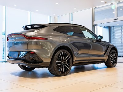 ASTON MARTIN DBX - 3