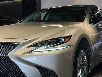 صورة 6 لـ 2017 Lexus LS