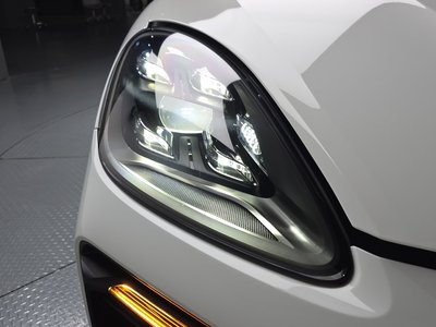 PORSCHE CAYENNE - 9