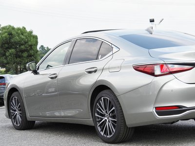 صورة مصغرة 13 لـ 2025 Lexus ES