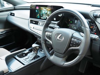 صورة مصغرة 55 لـ 2025 Lexus ES