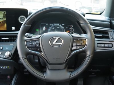 صورة مصغرة 32 لـ 2025 Lexus ES