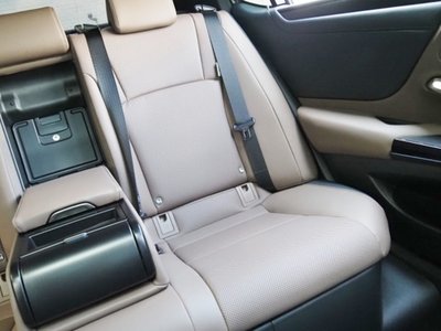 صورة مصغرة 60 لـ 2025 Lexus ES