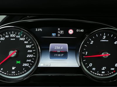 MERCEDES-BENZ E-CLASS - 8