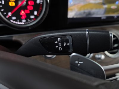 MERCEDES-BENZ E-CLASS - 9