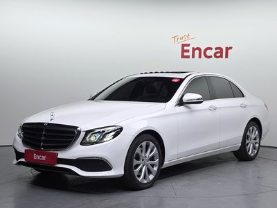 MERCEDES-BENZ E-CLASS - 1