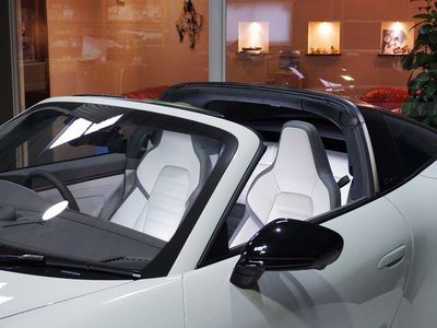 PORSCHE 911 TARGA - 8