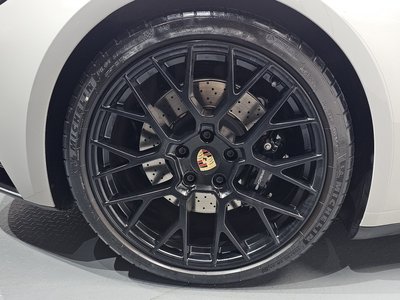 PORSCHE 911 - 8