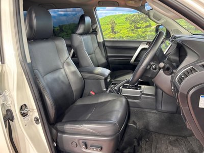 TOYOTA LAND CRUISER PRADO - 8
