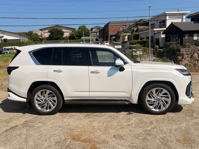 صورة 4 لـ 2023 Lexus LX