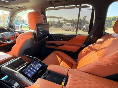 صورة مصغرة 40 لـ 2023 Lexus LX