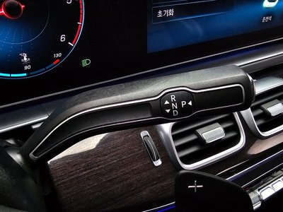 MERCEDES-BENZ GLE - 9