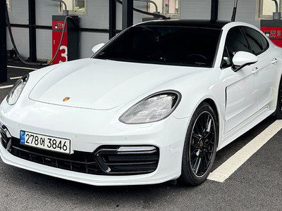 PORSCHE PANAMERA - 1
