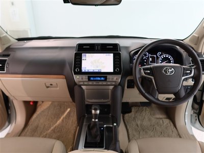 TOYOTA LAND CRUISER PRADO - 8
