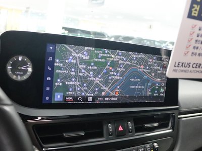2025 Lexus ES — миниатюра 12