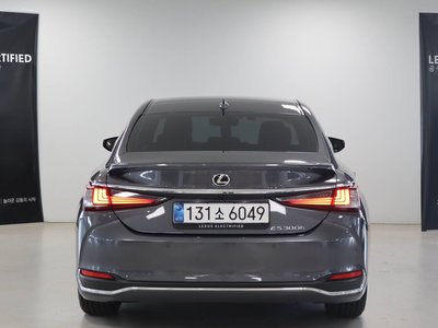 2025 Lexus ES 照片 3