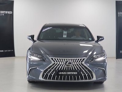 2025 Lexus ES 照片 2