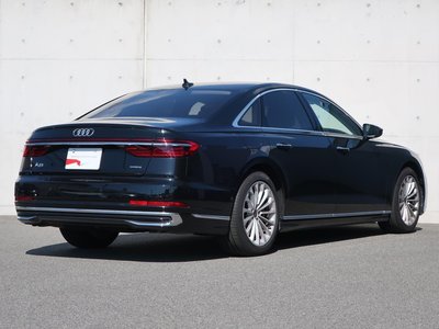 AUDI A8 - 8