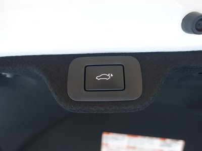 TOYOTA CROWN CROSSOVER - 7