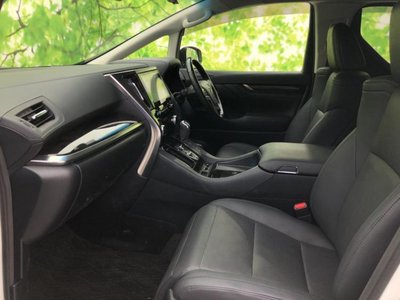 2023 Toyota ALPHARD photo 6