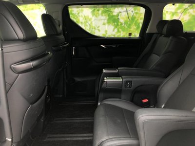 2023 Toyota ALPHARD photo 7