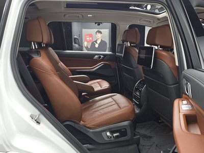 2020 BMW X7 缩略图 18