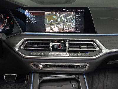 2020 BMW X7 缩略图 20