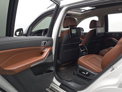 2020 BMW X7 缩略图 16