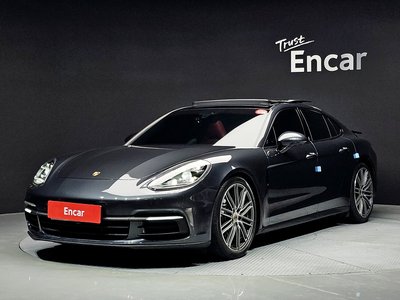 PORSCHE PANAMERA - 1