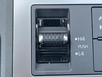 2025 Toyota LAND CRUISER 250 thumbnail 43