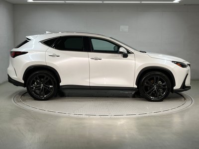 2023 Lexus NX photo 3