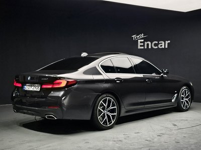 BMW 5 SERIES - 4