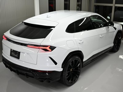 LAMBORGHINI URUS - 7