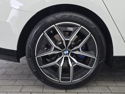 2025 BMW 5 SERIES 照片 6
