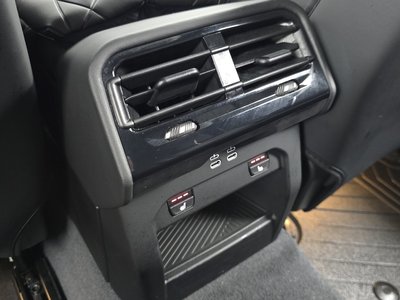 2025 BMW 5 SERIES — миниатюра 19