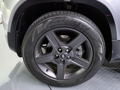 LAND ROVER DEFENDER - 6