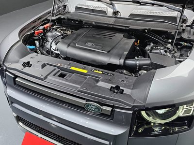 LAND ROVER DEFENDER - 7