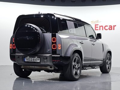 LAND ROVER DEFENDER - 4