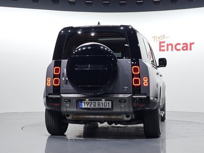 LAND ROVER DEFENDER - 3