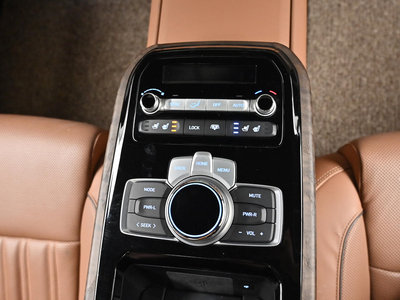 2021 Genesis G90 — миниатюра 16