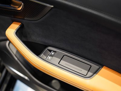 صورة مصغرة 69 لـ 2025 AUDI RS Q8