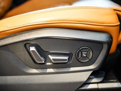 صورة مصغرة 65 لـ 2025 AUDI RS Q8