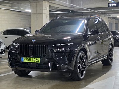 2025 BMW X7 照片 1